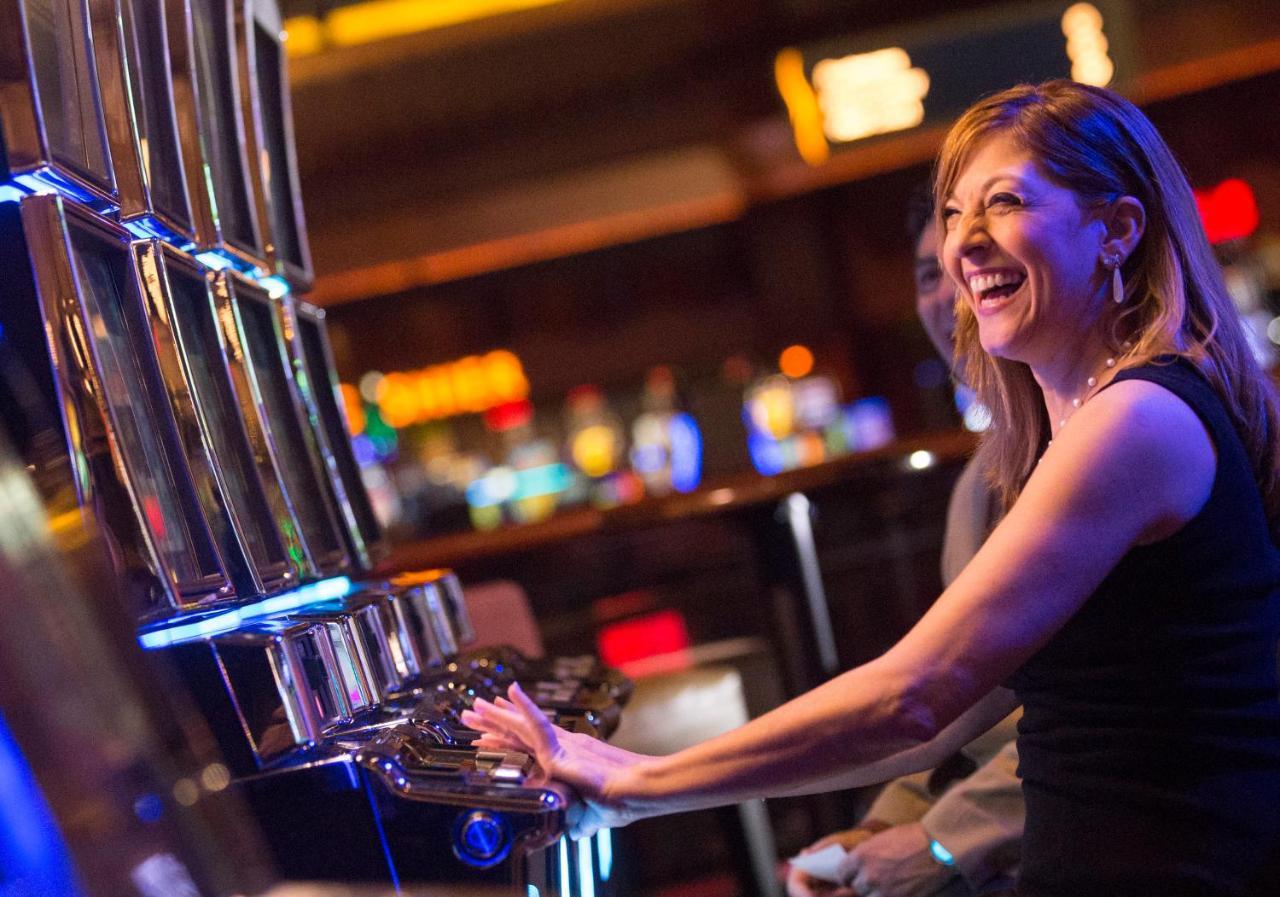 Bally'S Twin River Lincoln Casino & Hotel Εξωτερικό φωτογραφία
